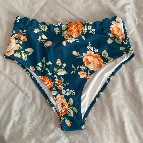 NWT Cupshe Teal Floral Scalloped Bikini - Picture 4 of 6